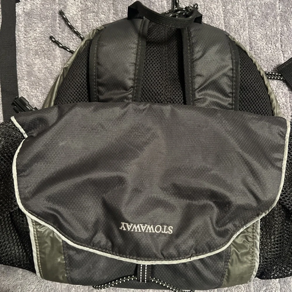LL Bean Stowaway Backpack Daypack 20L Black Hiking Travel Packable 0DRY3